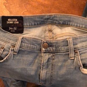 Hollister Skinny Jeans Ripped Light Wash